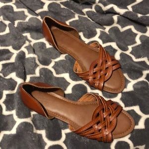 NWOT Universal Thread sandals